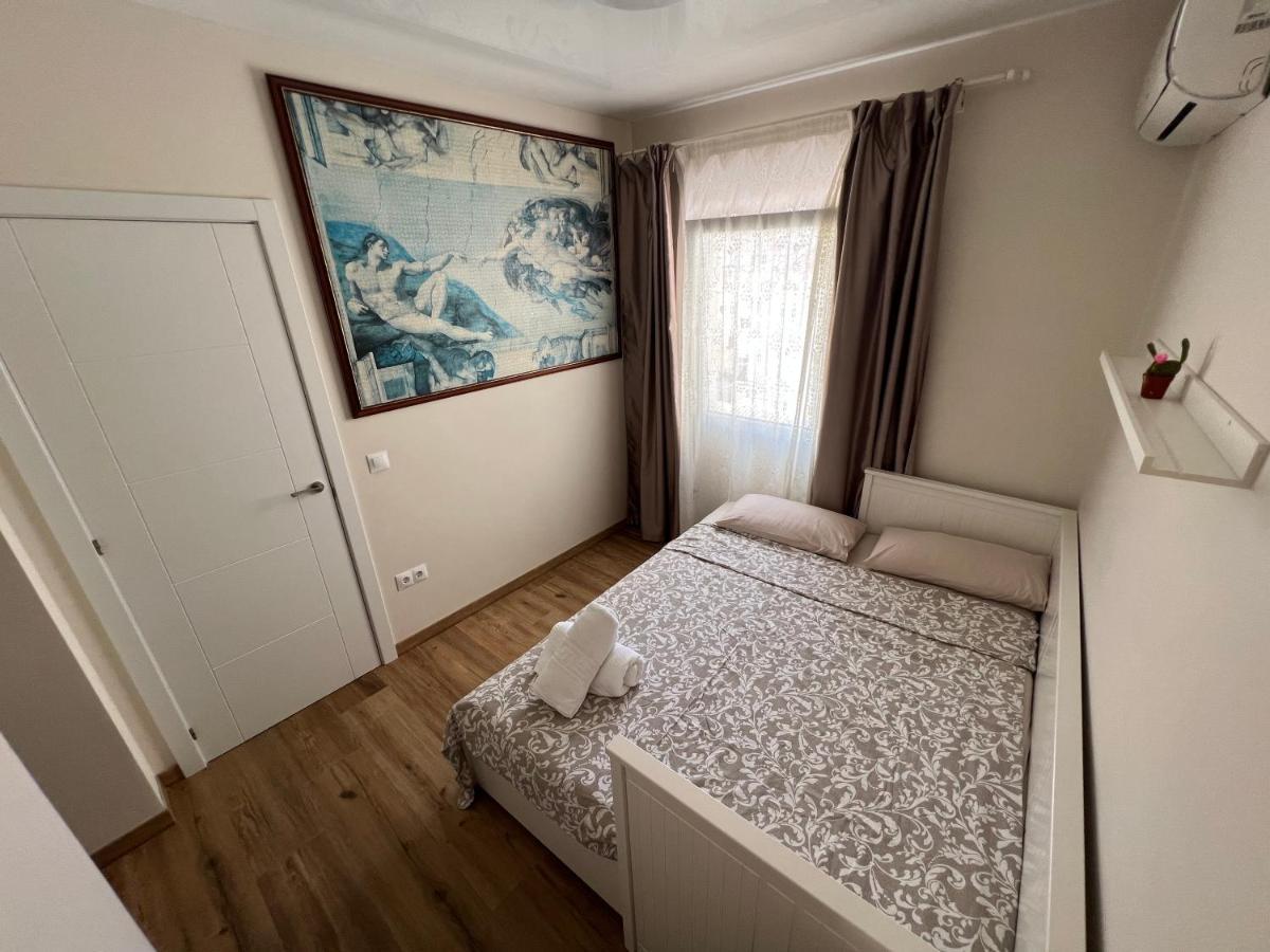 Genuar Apartments Malaga Center. Free Parking Luaran gambar