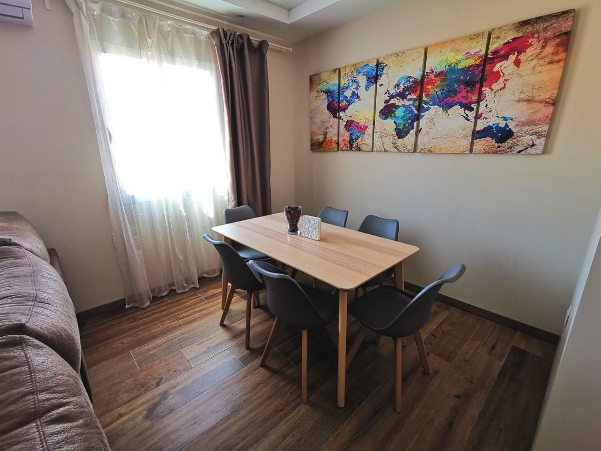 Genuar Apartments Malaga Center. Free Parking Luaran gambar
